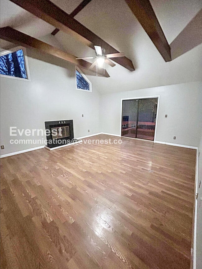 Photo - 57 Carrisbrooke Ln