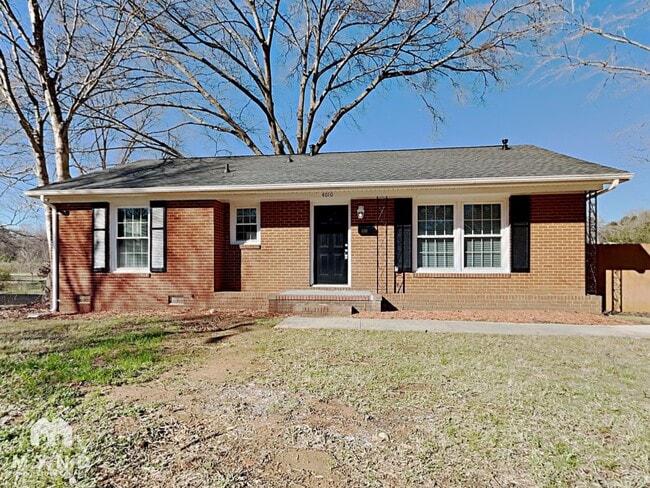 Building Photo - 4010 Crestridge Dr