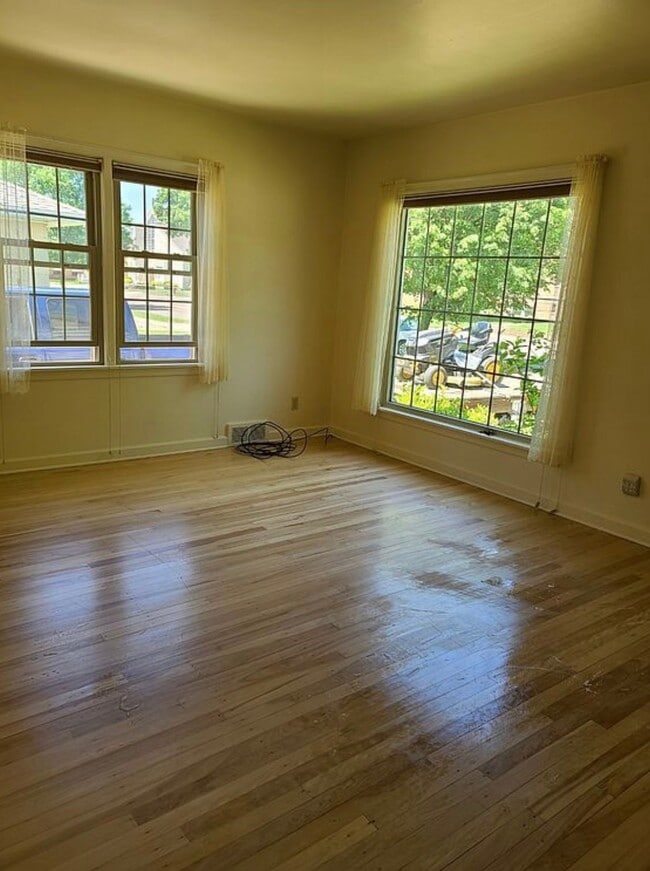 Photo - 1823 Highland Ave