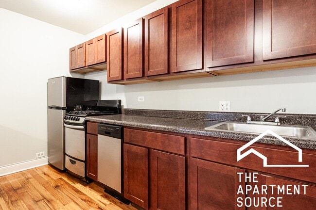 Photo - 813 W Cornelia Ave Unit 107