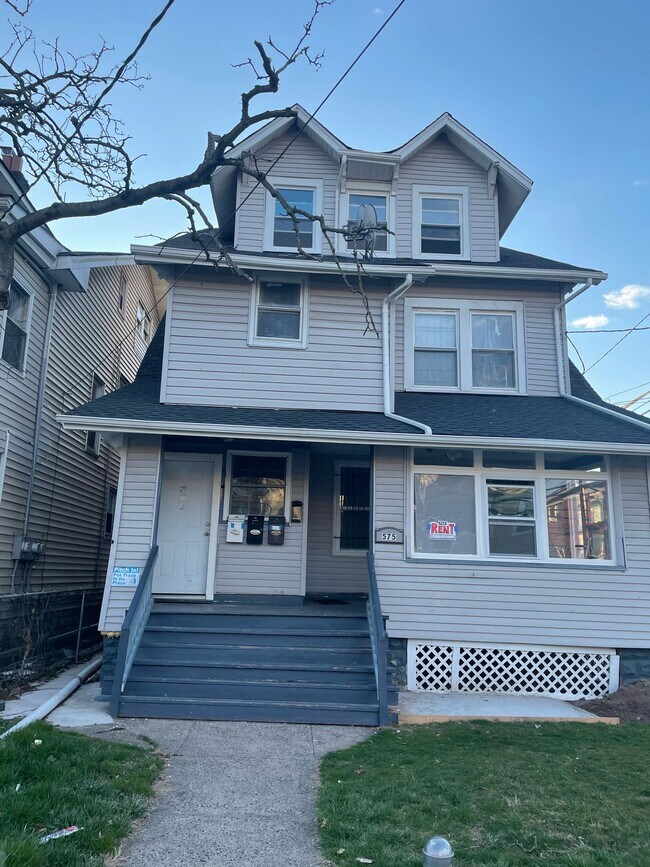 front - 575 Stuyvesant Ave Unit 3rd floor