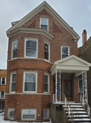Building Photo - 3238 N Hamlin Ave Unit 1 Rental