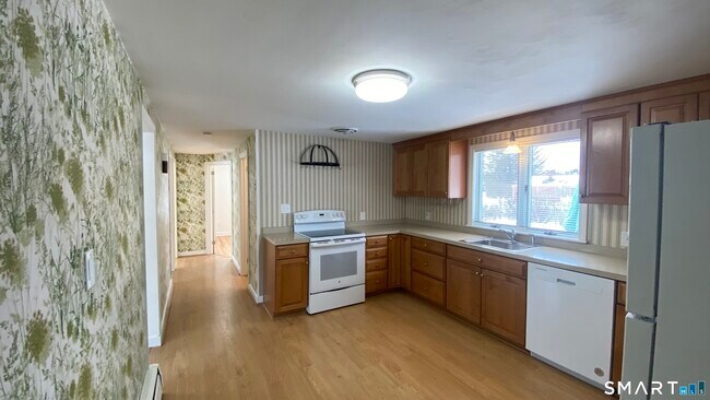 Photo - 178 Edgewood Dr