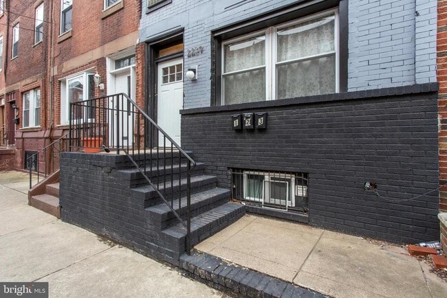 Building Photo - 2239 S 15th St