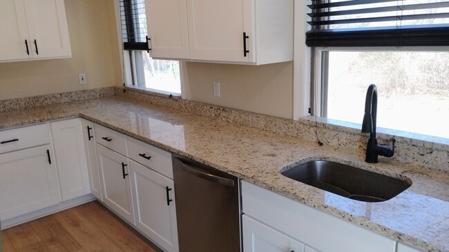 kitchen - 48 Ringwood Ave Unit 48B Ringwood Ave,