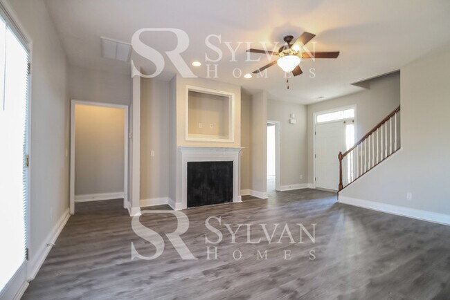 Photo - Enjoy living the good life in this 4 bedro...