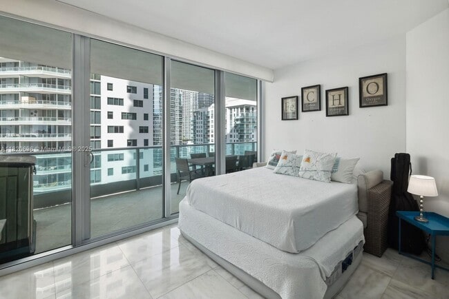 Photo - 1331 Brickell Bay Dr Unidad 1907
