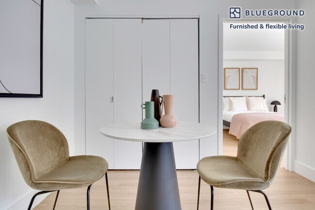 Photo - 160 W 24th St Unidad FL12-ID804