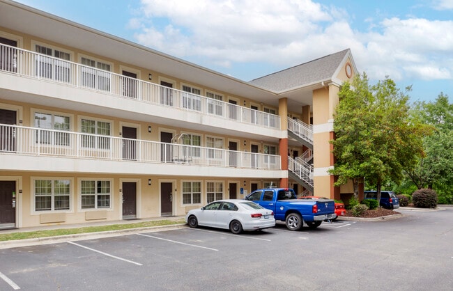 Furnished Studio-Fayetteville - Owen Dr.