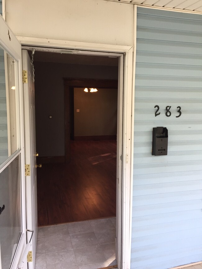 Photo - 283 W 5th St