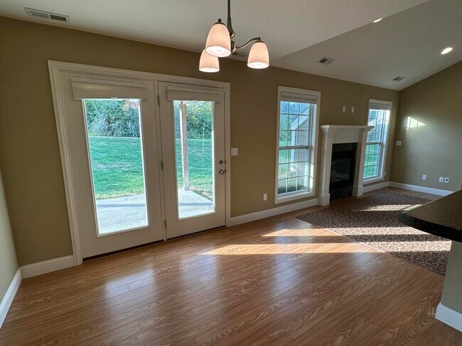 Photo - 4500 Weybridge Dr