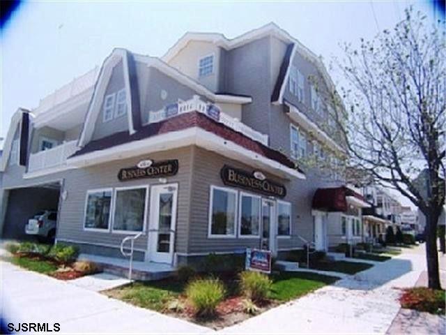 Building Photo - 1301 West Ave Unit B Rental