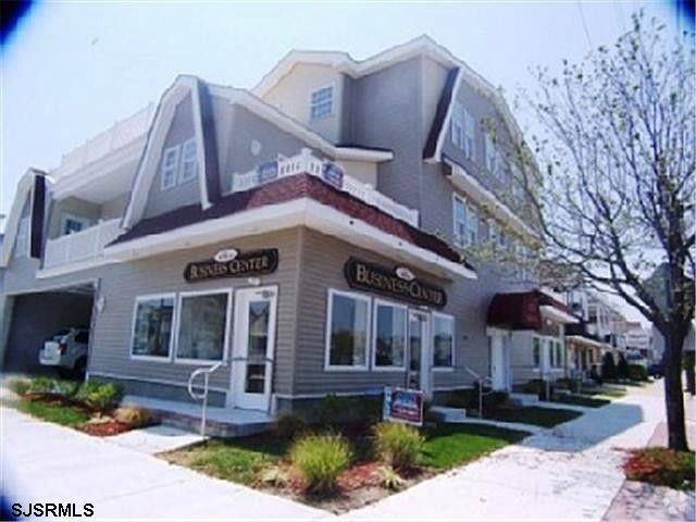 Building Photo - 1301 West Ave Unit B Rental