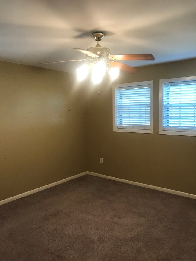 Building Photo - 3213 Hatcher Rd