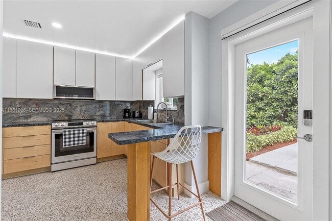 Photo - 340 Bamboo Rd