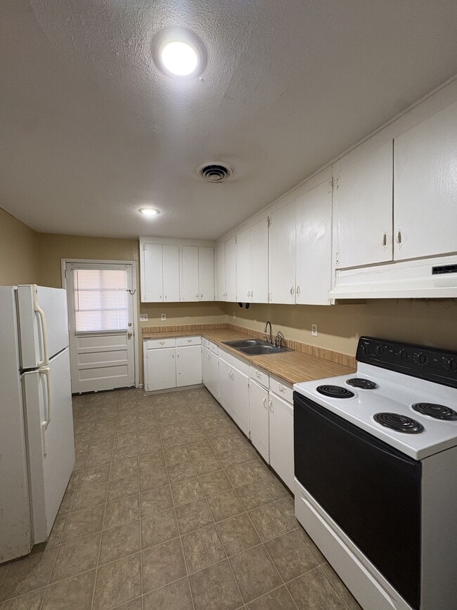 Photo - 228 Frieda Ln