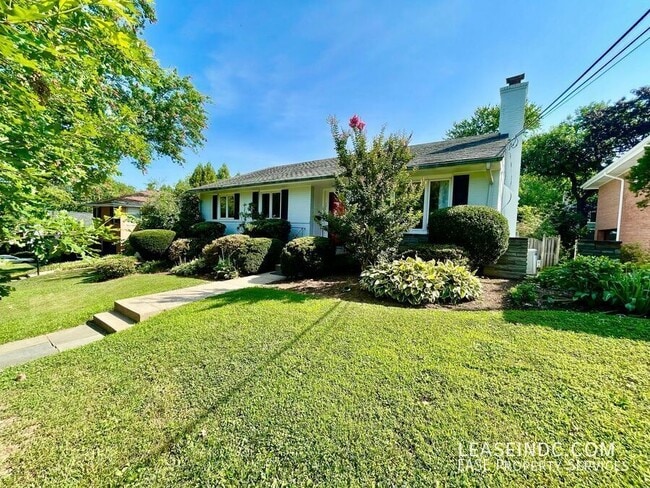 Photo - 4439 Springdale St NW
