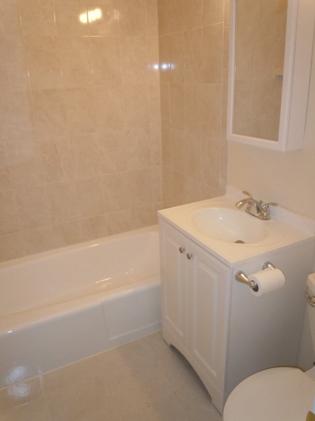 Photo - 2025 N Lincoln St