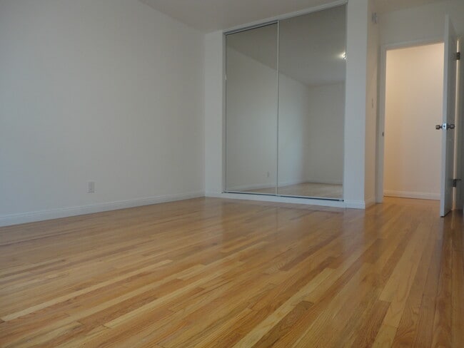 Photo - 3176 Rowena Ave