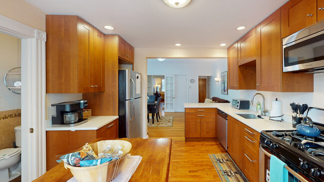 Photo - 29 Montgomery St Apartments Unit A