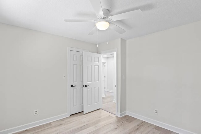 Photo - 623 Elmwood Ct