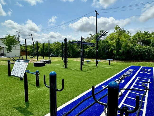 Get fit court - The Lynx Townhomes and Apartments