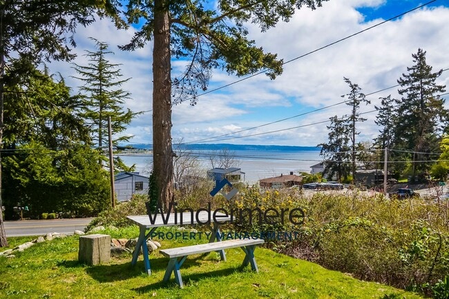 Building Photo - Charming 1 bed 1 bath With A View Rental
