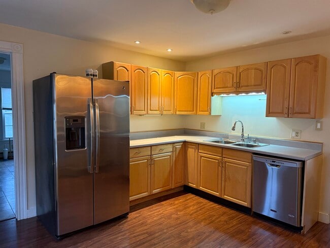 Photo - 361 Court St