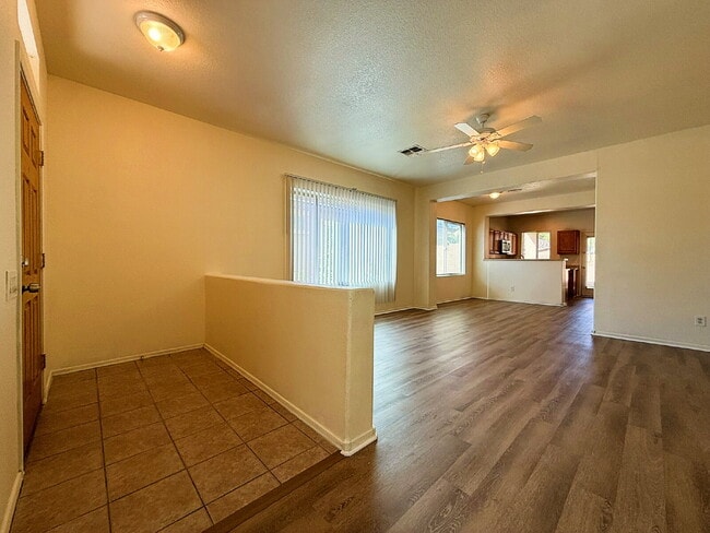 Photo - "Charming 3-Bed, 2-Bath Oasis with 1,430 Sq Ft in Phoenix's Heart!"