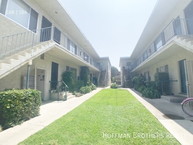 12620 Caswell Ave Unit 4