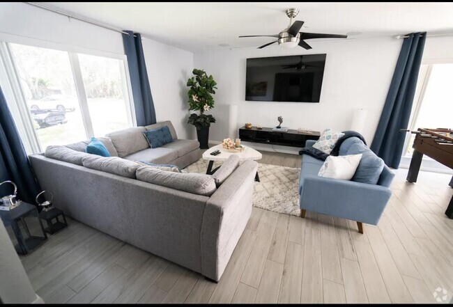 Building Photo - 822 Sandtree Dr Rental