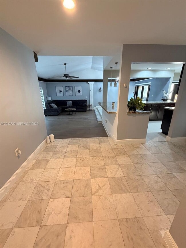Photo - 20451 NE 10th Pl