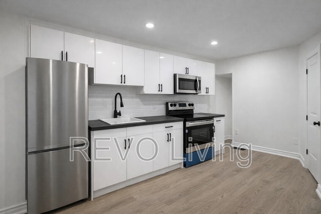 Building Photo - 19 Wellington St Unit B