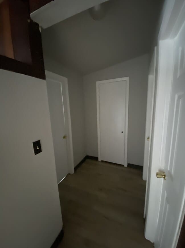 Photo - 619 W Poplar St