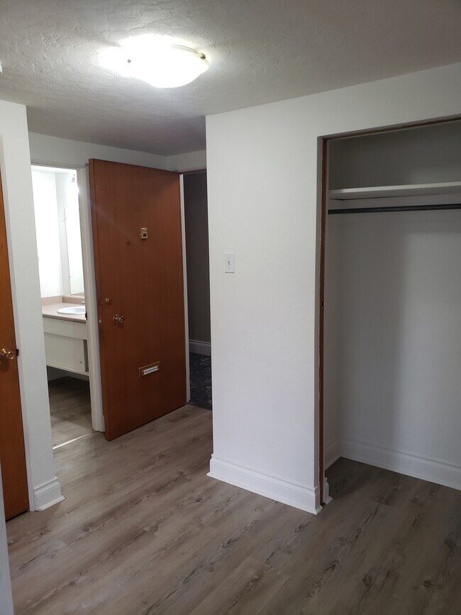 Photo - 908 Cook St Unit 207