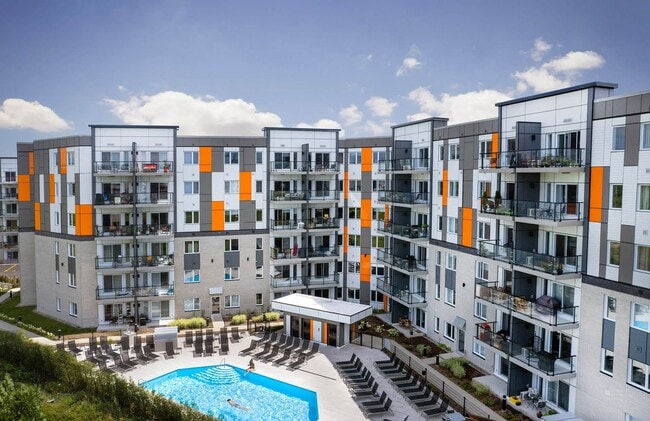 Building Photo - Diplomates