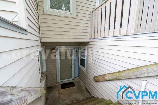 Photo - 1617 Riedel Rd