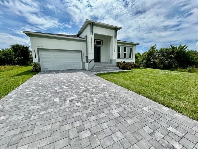 8147 Tracy Cir