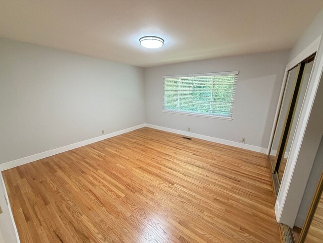 Photo - 3 Bed 2 Bath Duplex W/ Garage In Moraga