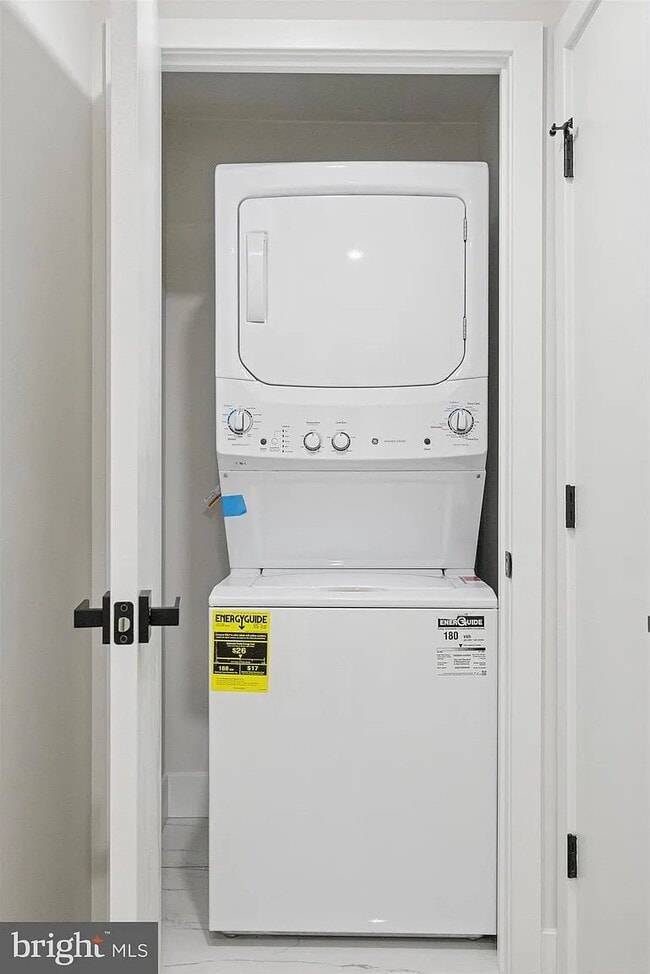 Photo - 4522 Baker St Unit B02