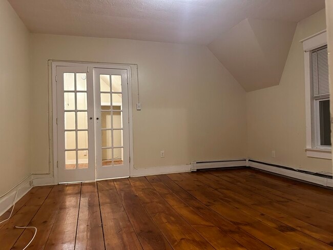 Photo - 765 Union St