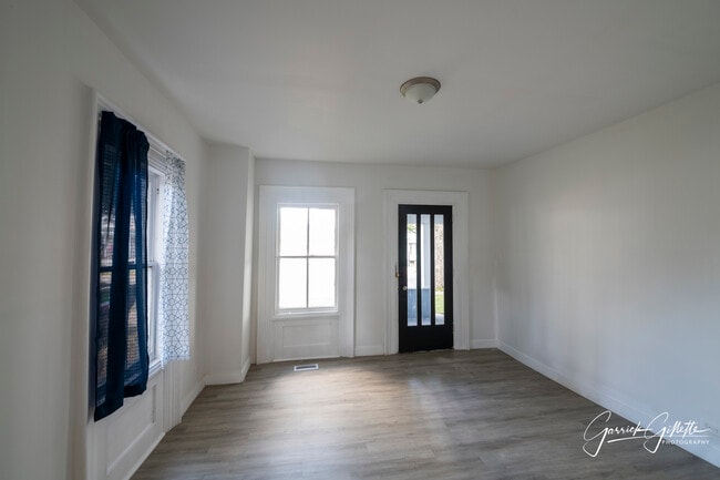 Photo - 213 N Main St