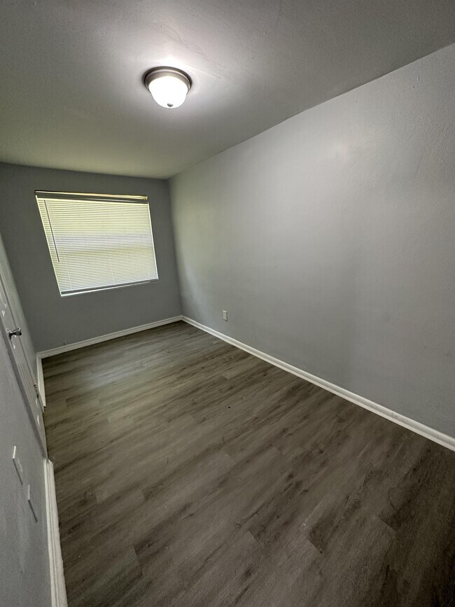 Photo - 9050 7th Ave