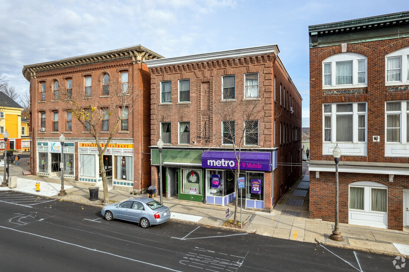 Photo - 338-340 Main St Apartments