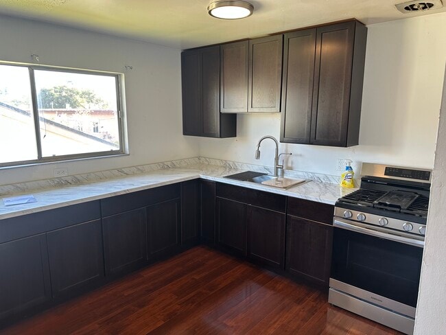 Building Photo - 2711 McGee Ave Unit B Rental