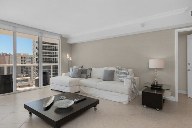 Building Photo - 1830 S Ocean Dr Unit ID1227465P