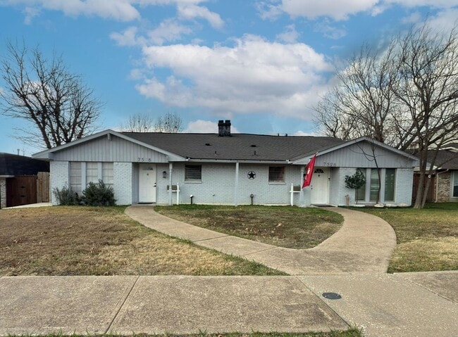 Building Photo - 7528-7528 Thistle Ln Unit 7528 Thistle Lane