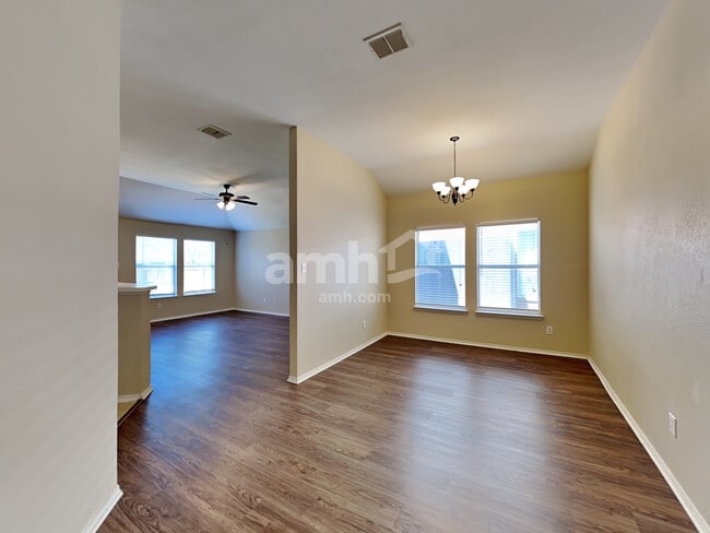 Photo - 2020 Fairview Dr