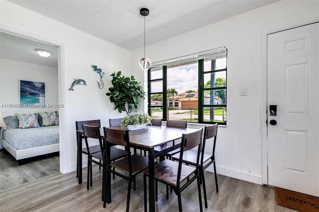 Photo - 4300 SW 28th St