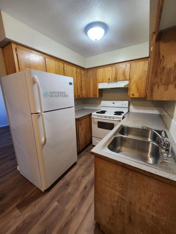 Photo - 2014 W Broadway Ave